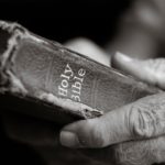bible_hands